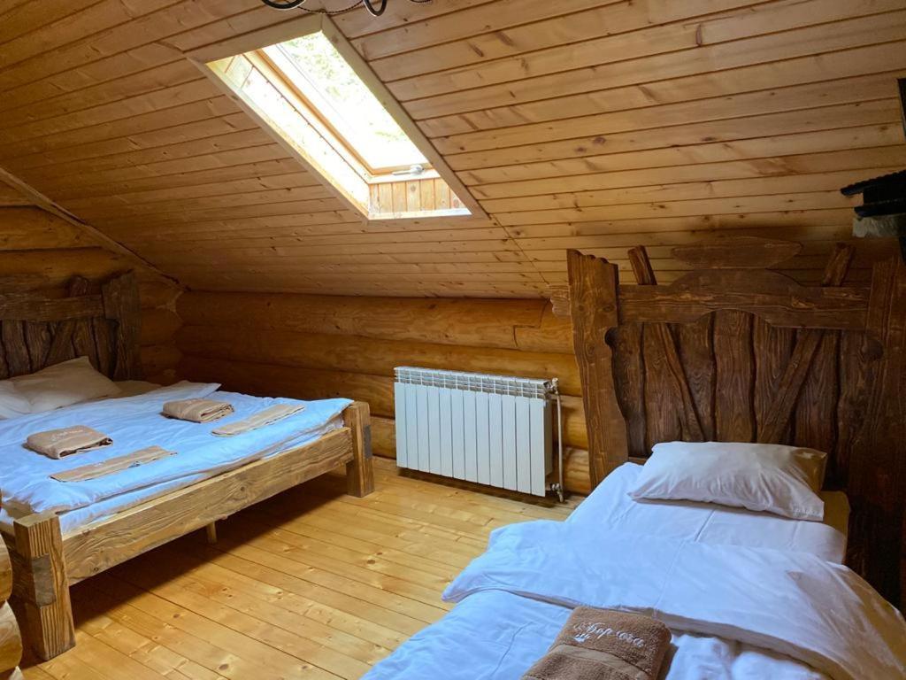 Hotel Berloga-Sinevir Synevyrsʼka Polyana Екстериор снимка