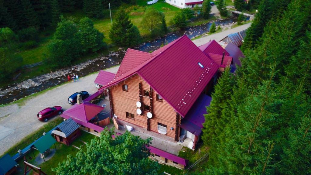 Hotel Berloga-Sinevir Synevyrsʼka Polyana Екстериор снимка