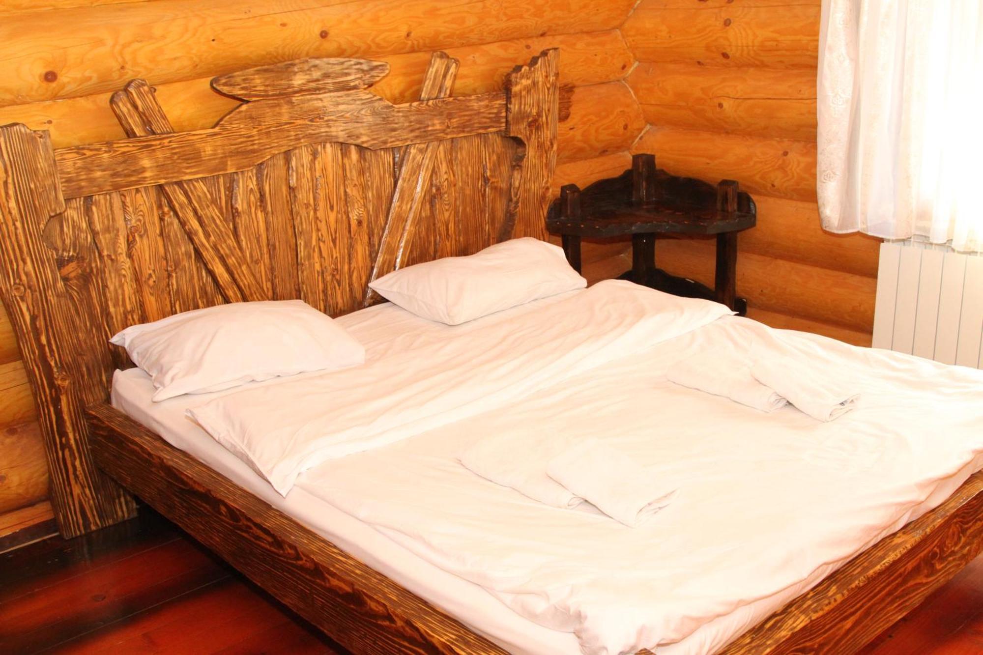 Hotel Berloga-Sinevir Synevyrsʼka Polyana Екстериор снимка