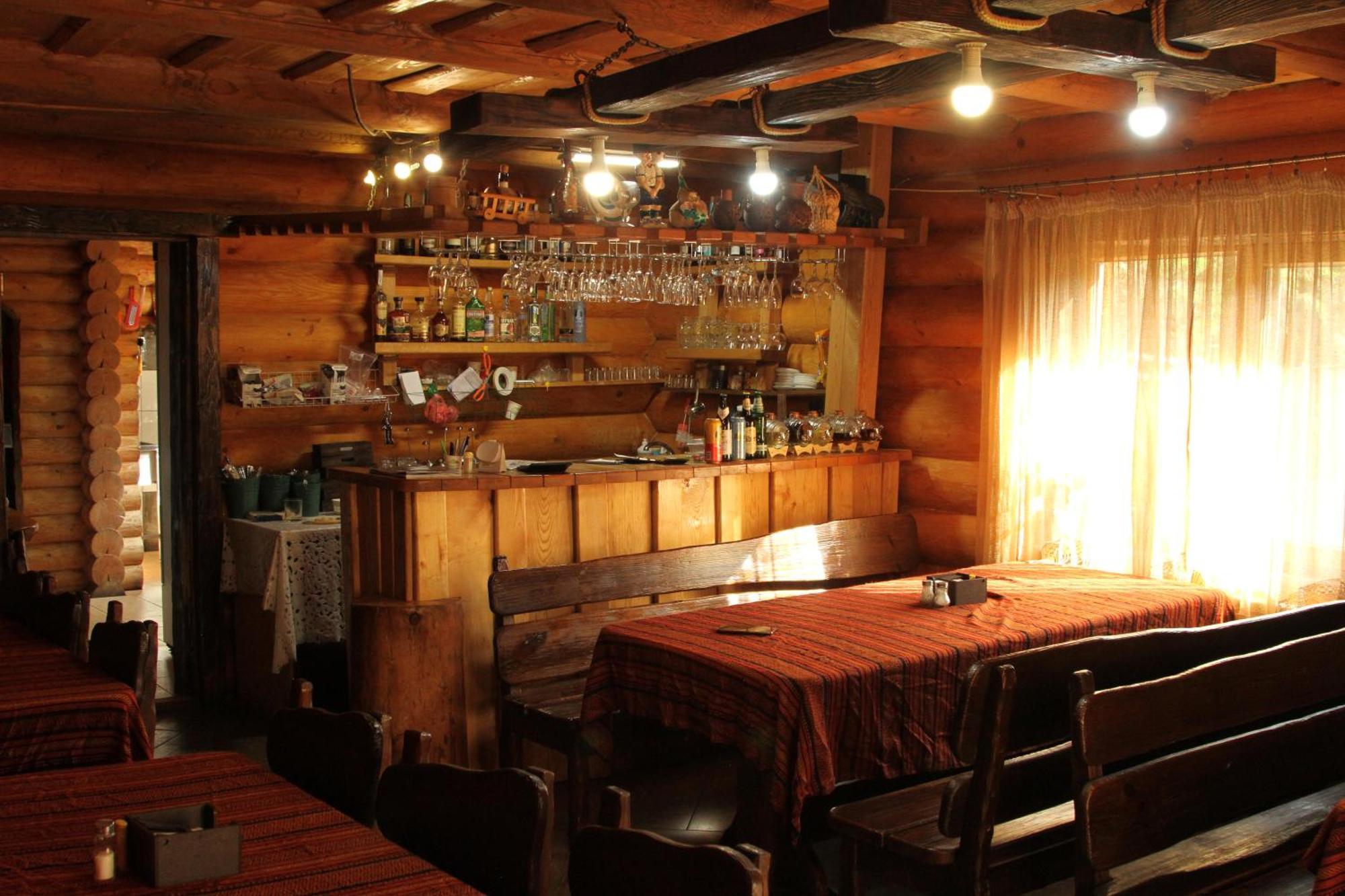 Hotel Berloga-Sinevir Synevyrsʼka Polyana Екстериор снимка