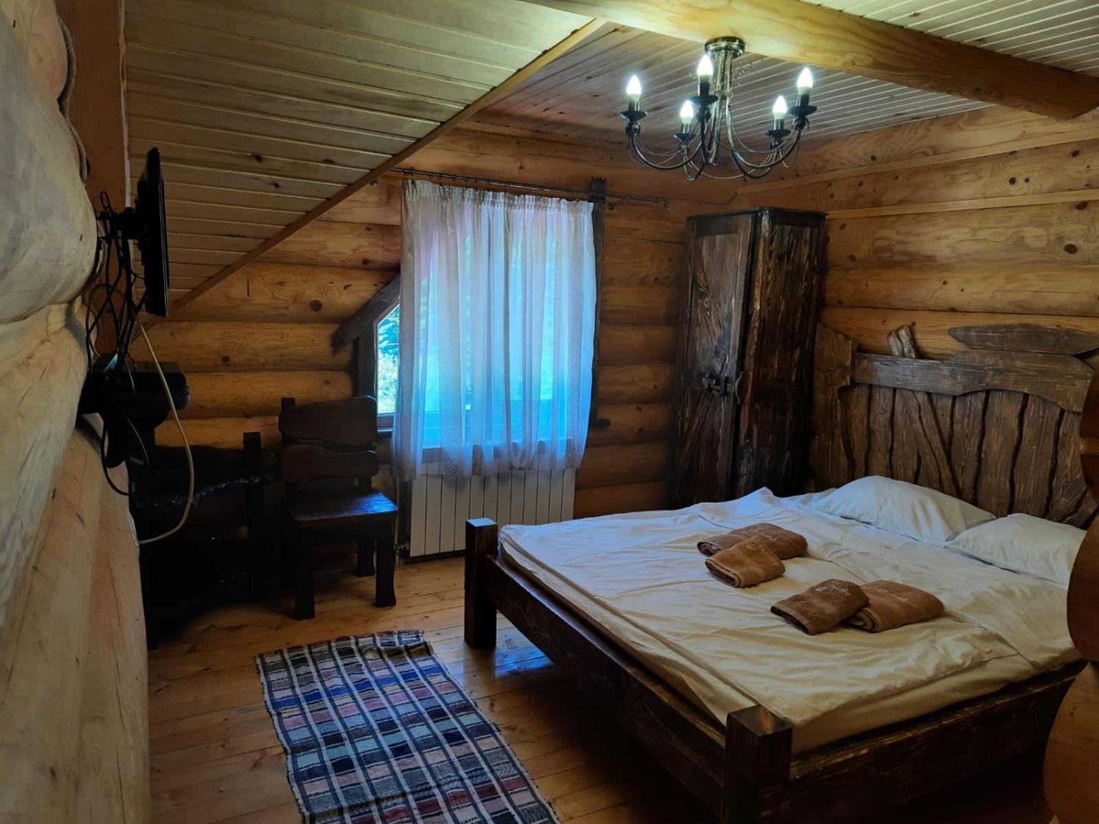 Hotel Berloga-Sinevir Synevyrsʼka Polyana Стая снимка