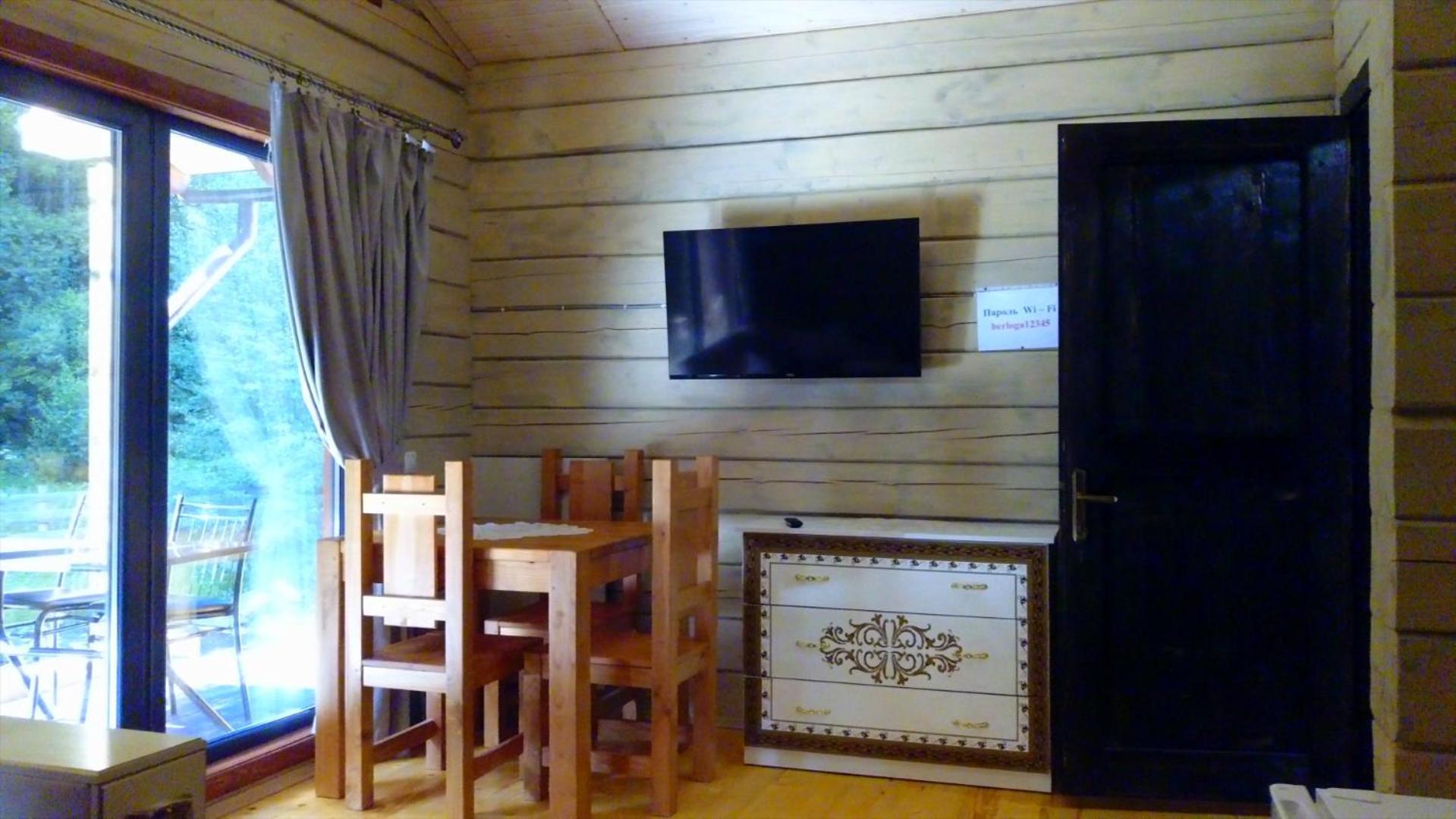 Hotel Berloga-Sinevir Synevyrsʼka Polyana Стая снимка