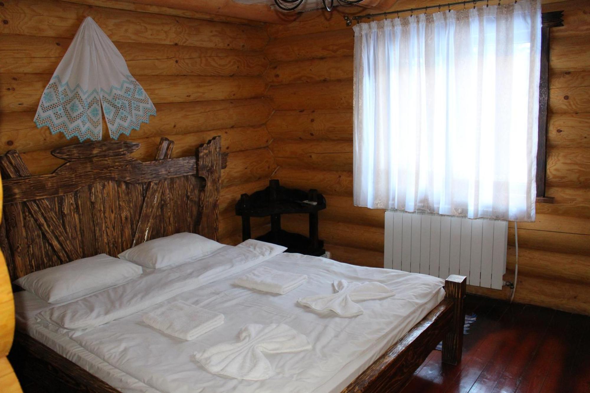 Hotel Berloga-Sinevir Synevyrsʼka Polyana Екстериор снимка