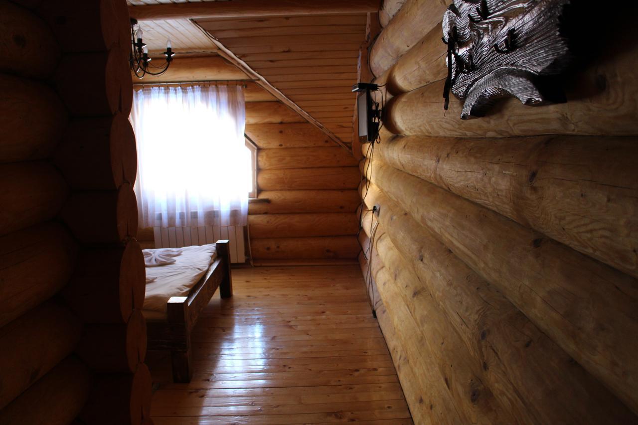 Hotel Berloga-Sinevir Synevyrsʼka Polyana Екстериор снимка