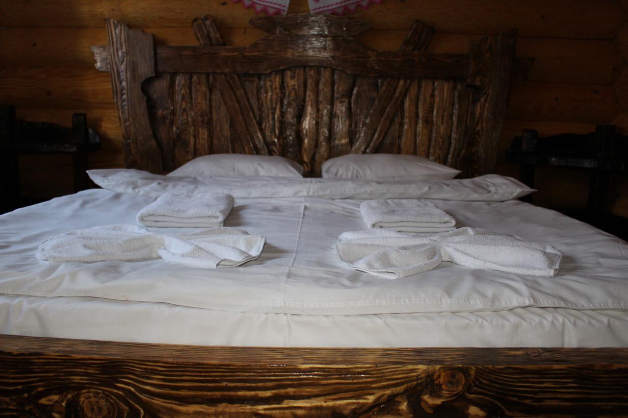 Hotel Berloga-Sinevir Synevyrsʼka Polyana Екстериор снимка